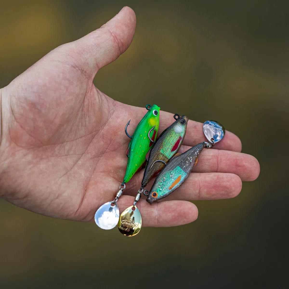 Berkley Pulse Realistic Roach Flash - Soft Rubber fishing lures with spinner blade tail and razor sharp hooks. Lures for fishing for perch, zander, pike and bass. Ready to fish spinning lures.