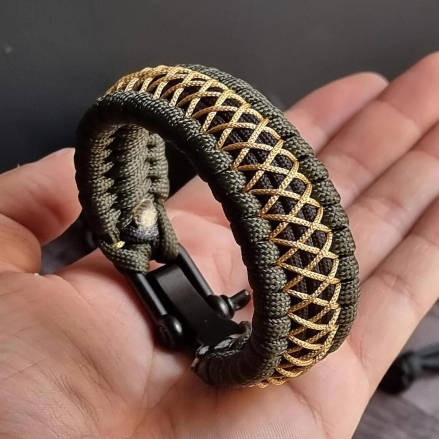 Brotree Paracord 2,4 mm 275lb Corda Nylon 30M Bobina Sopravvivenza 125 kg Carico di Rottura Nero